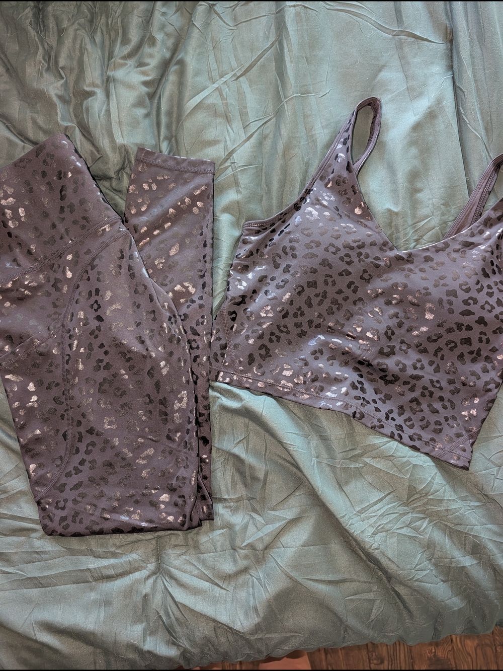 Women’s Leopard-Print Sports Bra & Legging Set — Black - Medium
